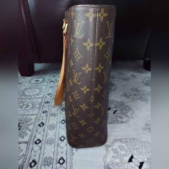 Louis Vuitton Monogram Luco Tote - Picture 7 of 16